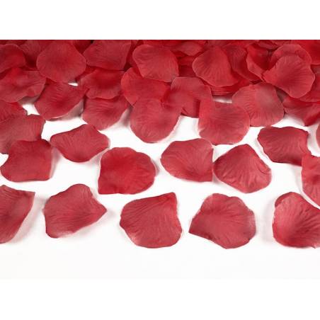 Pétales de rose dans un sac rouge Pétales de rose dans un sac rouge